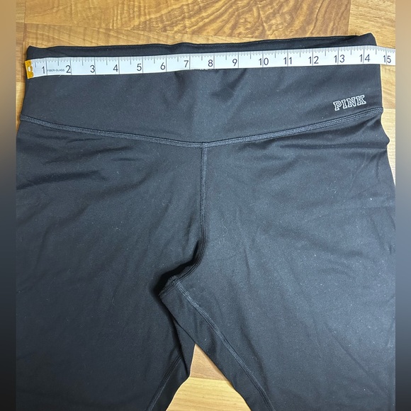 ✨NWOT✨ PINK Ultimate Black High Waisted Leggings, Size M - Picture 6 of 10